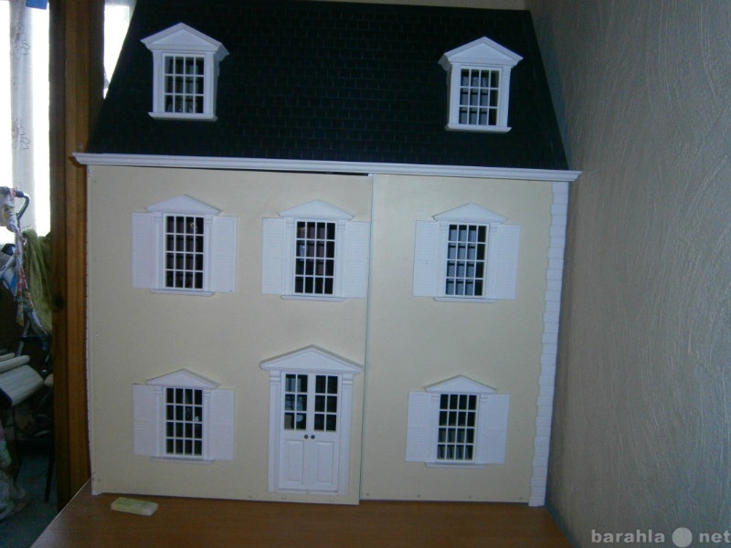 Продам: Кукольный трехэтажный дом с мебелью