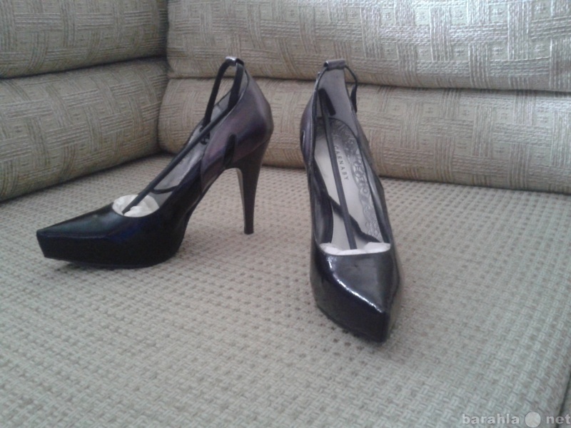 Продам: Женские туфли Carnaby
