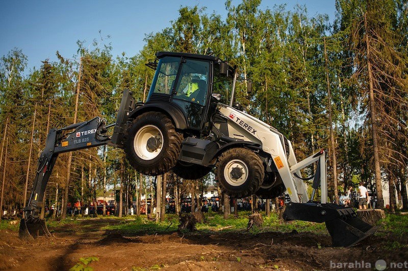 Продам: Экскаватор-погрузчик Terex 825