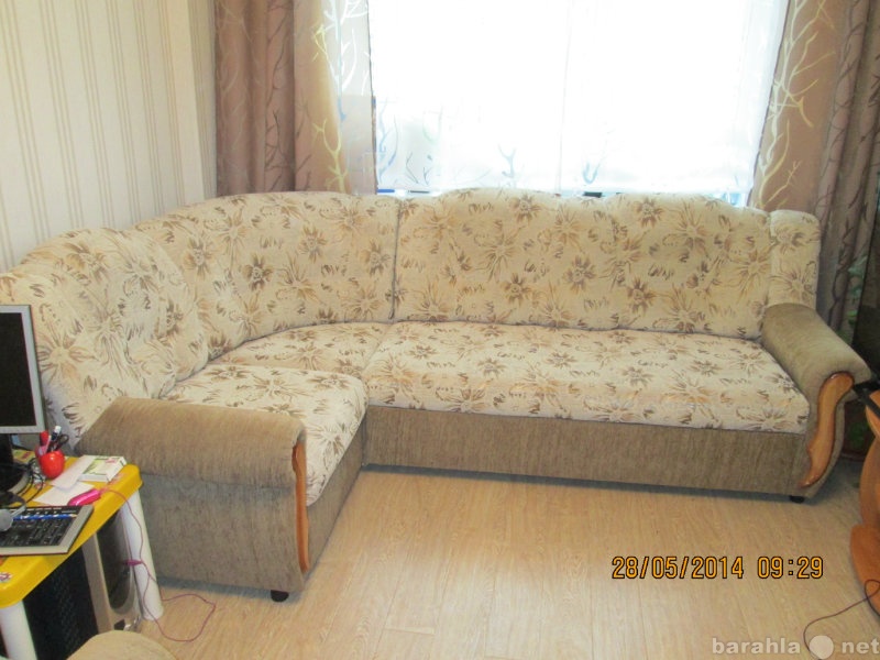 Продам: Продам угловой диван и раздвижное кресло