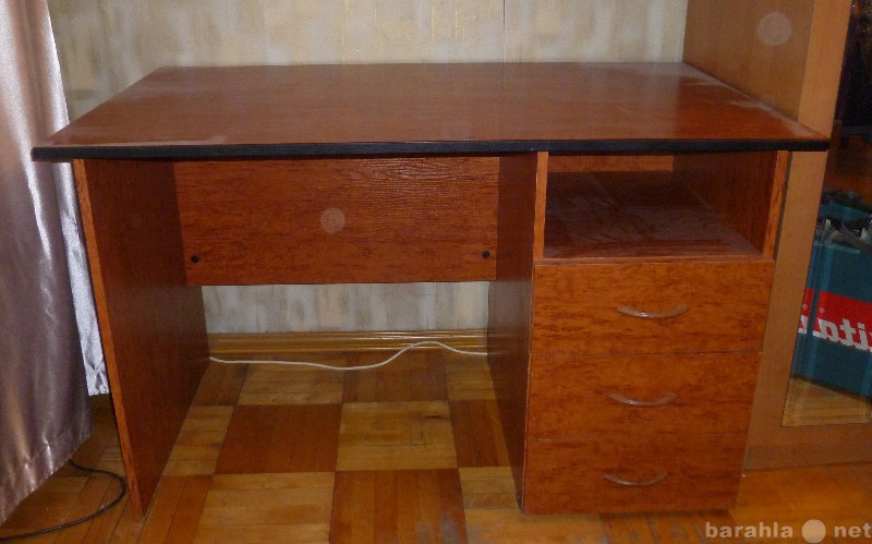Продам: Письменный стол