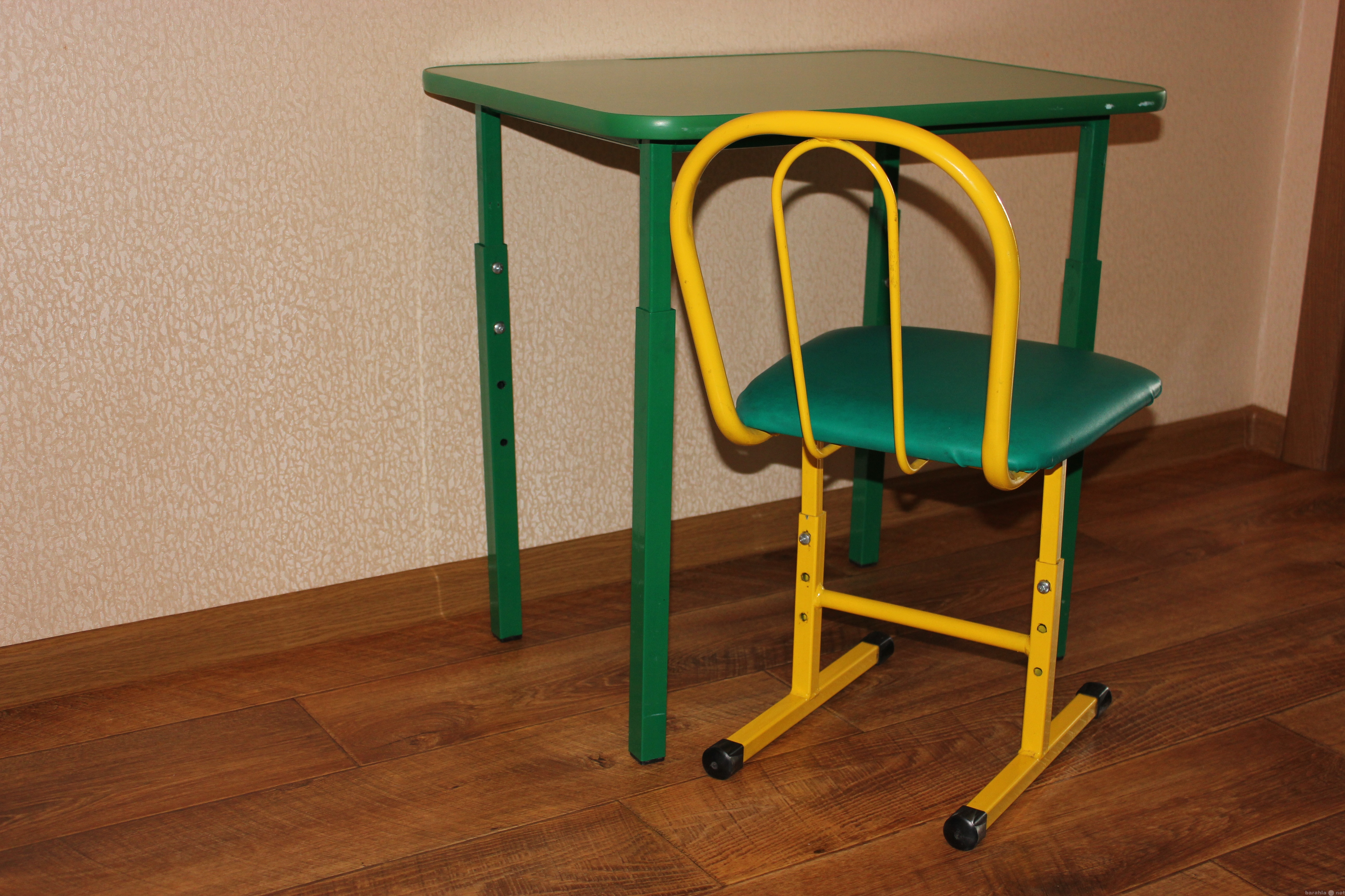 Продам: детский стол со стульчиком