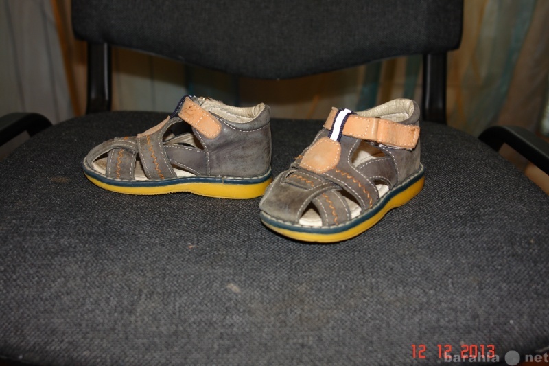 Продам: Обувь на мальчика 1-2 года