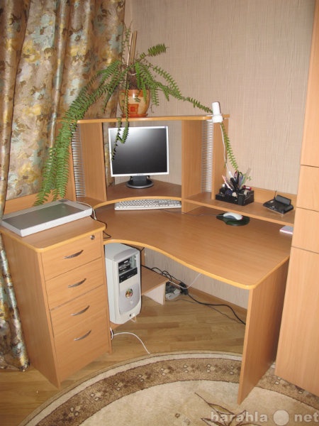 Продам: Компьютерный стол