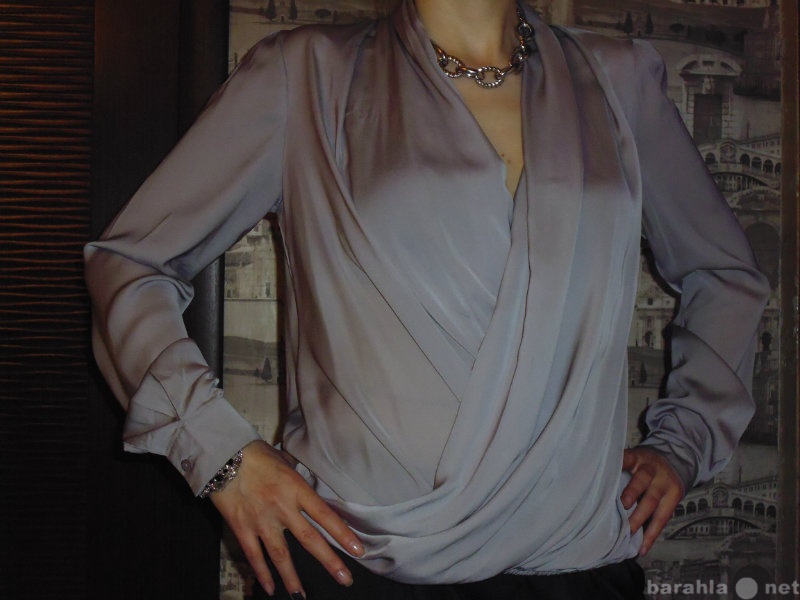 Продам: Блуза новая LA reine blanche+ презент