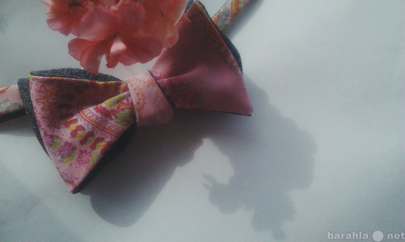 Продам: Двусторонняя галстук-бабочка ручной раб