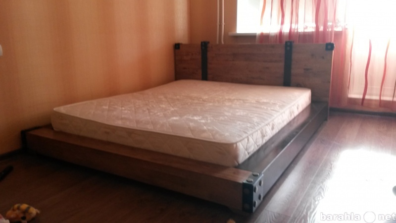 Продам: Продам двуспальную кровать