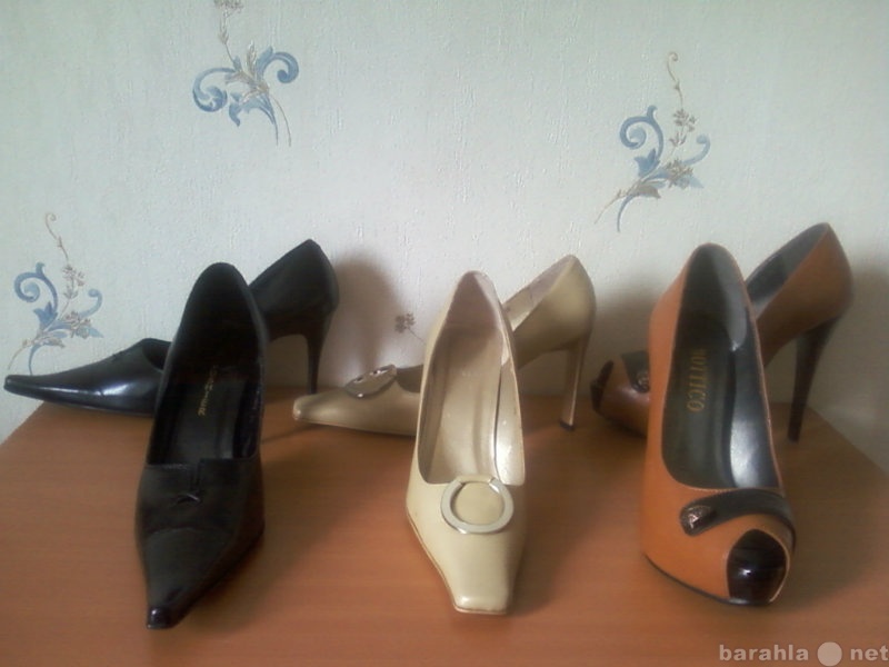 Продам: Туфли женские раз.38 (3 пары)