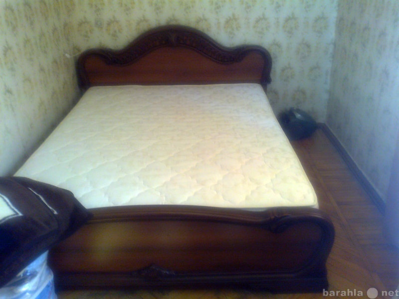 Продам: кровать и комод