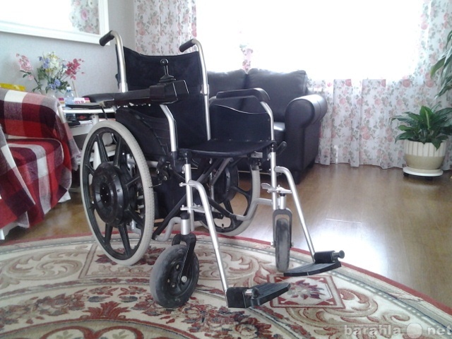 Продам: Кресло-коляска с электроприводом