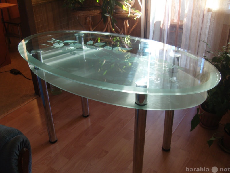 Продам: Продам стол стеклянный