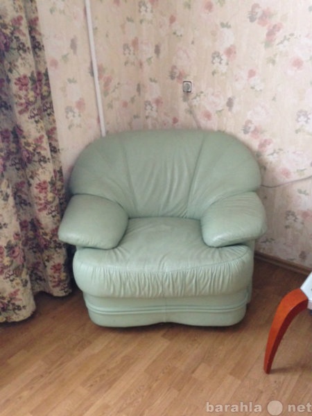Продам: Диван и 2 кресла, кожа