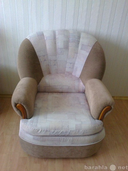 Продам: Диван и 2 кресла- комплект