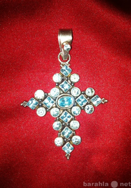Продам: Серебрянный крест с камнями