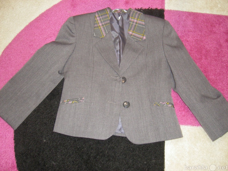 Продам: пиджак "шотландка" и сарафан э