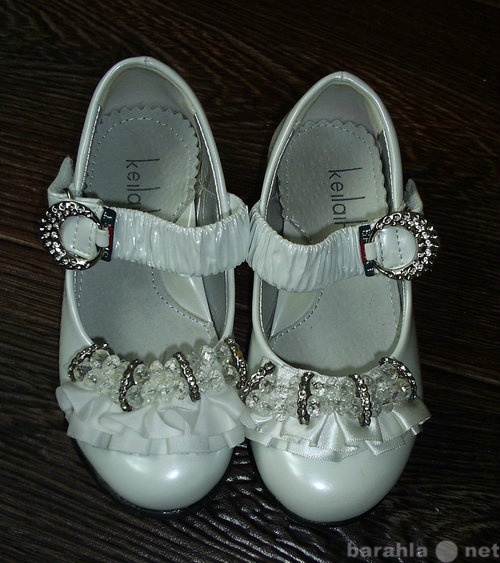 Продам: Туфли белые Германия 27 р. (16 см)