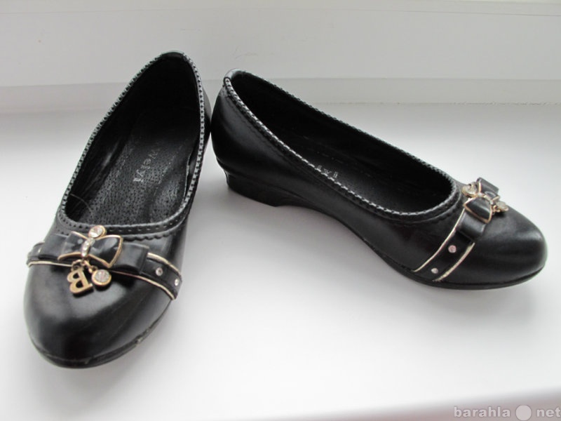 Продам: Обувь для девочки 32-34