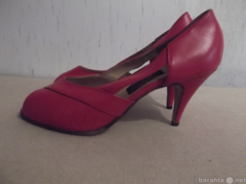 Продам: Туфли женские красного цвета 37 размер