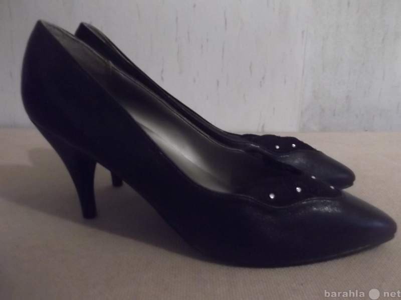 Продам: Туфли черные со  стразами, италия