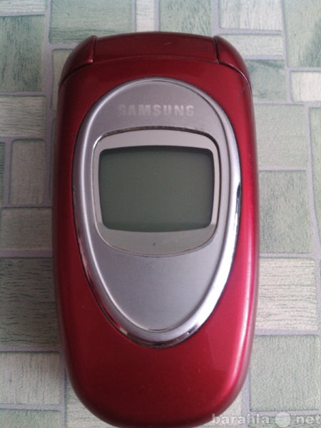 Продам: старенький сотовый телефон