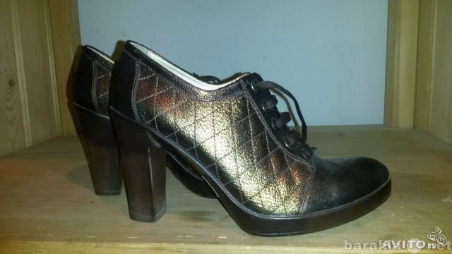 Продам: женские туфли золотого цвета с переливом
