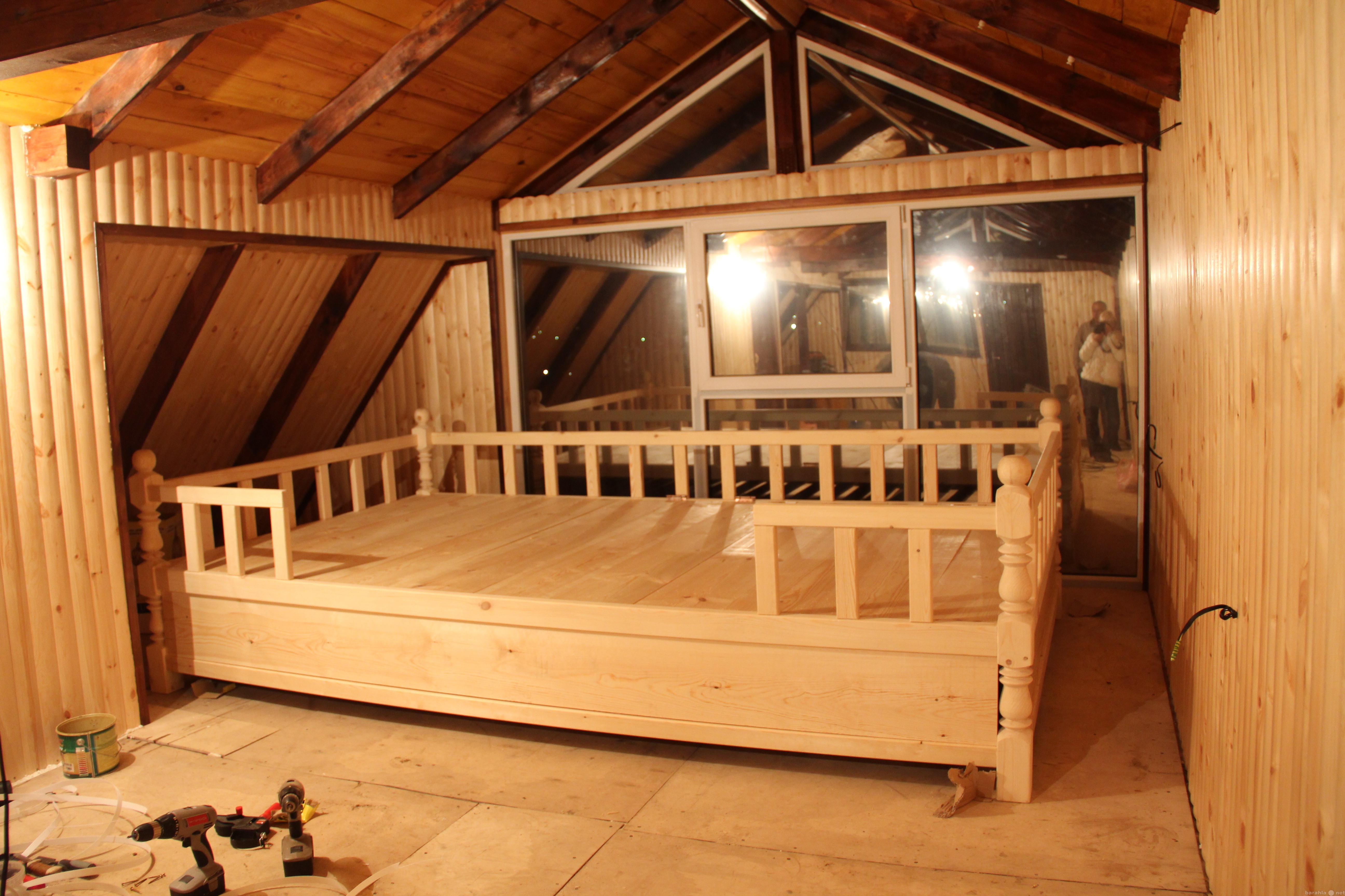 Продам: кровать из натурального дерева