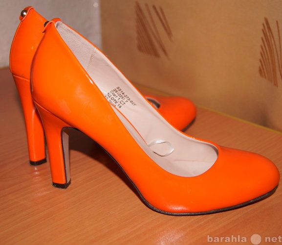 Продам: Яркие туфли р-р 35