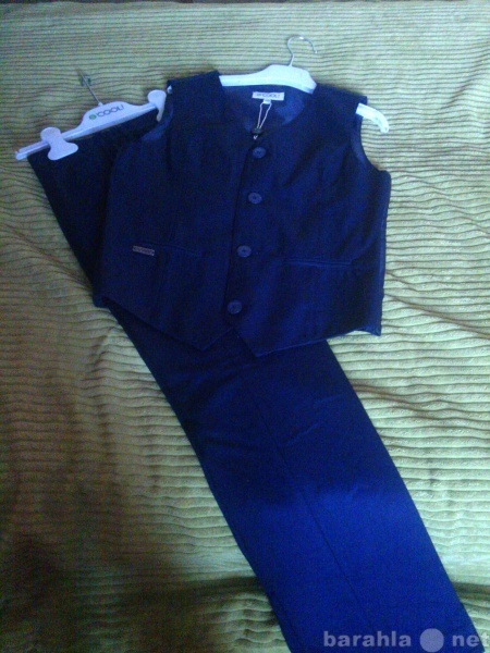 Продам: костюм школьный (брюки+жилетка