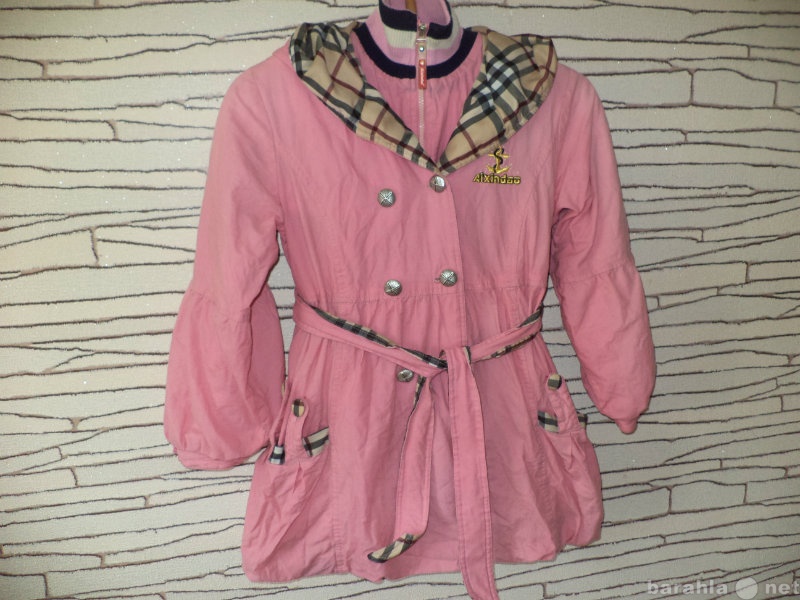 Продам: Плащ-пальто с капюшоном для девочки