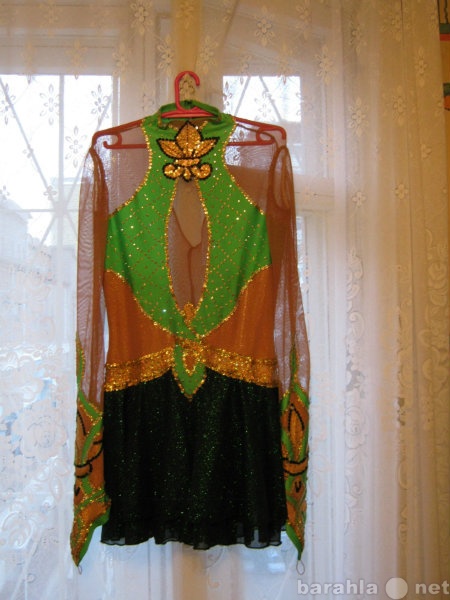 Продам: Продам платье для выступления в фигурном