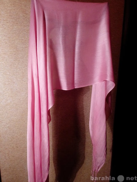 Продам: шарф розовый с кистями