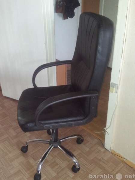 Продам: Офисное кресло Бюрократ