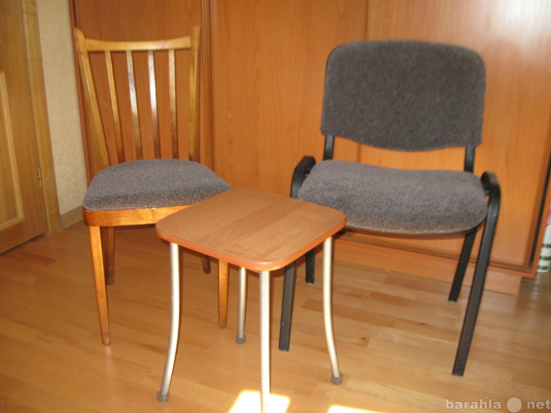 Продам: Два стула и 1 табурет