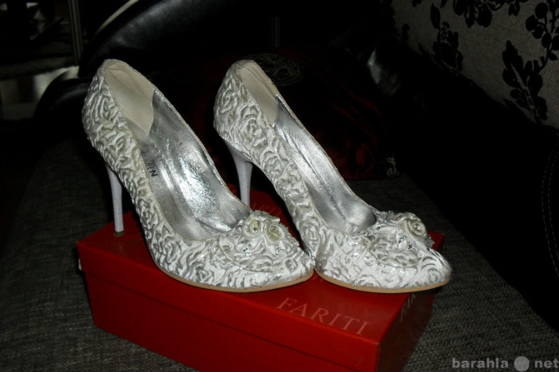 Продам: Туфли свадебные