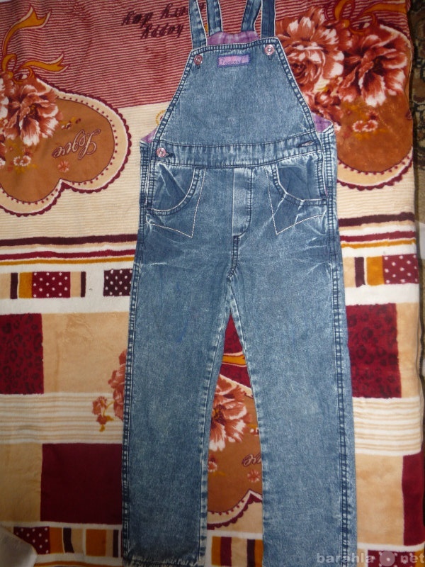 Продам: Комбинезон джинсовый на девочку 6-7 лет.