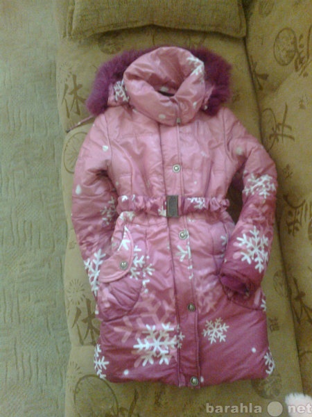 Продам: Зимнее пальто для девочки