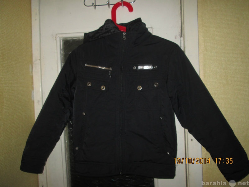 Продам: Куртка осенняя на мальчика 6-7 лет