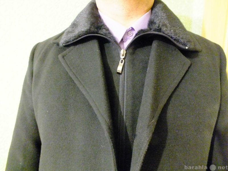 Продам: Демисезоннное мужское пальто.