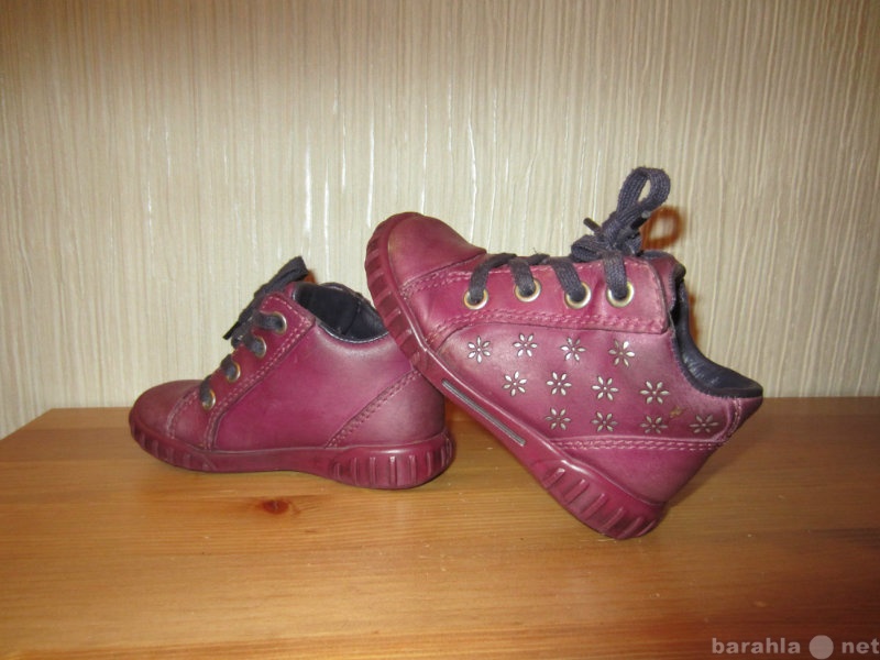 Продам: Ботинки ECCO для девочки б/у р-р 22
