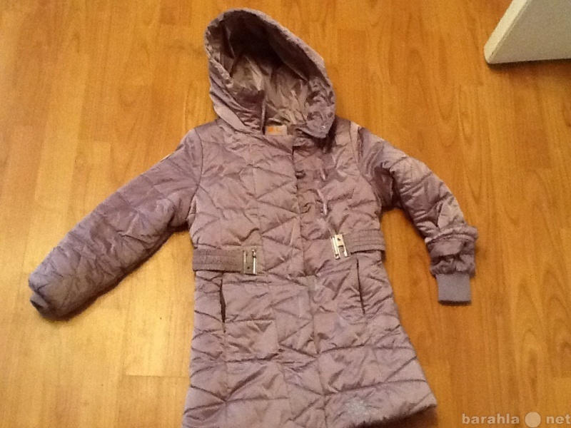Продам: Детские пальто и дубленка для девочки