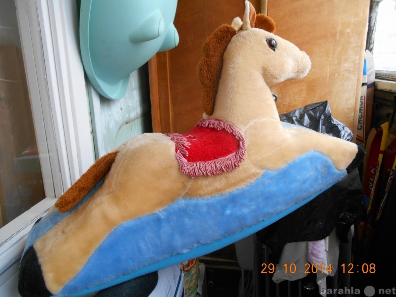 Продам: Лошадь (мягкая игрушка-качалка)