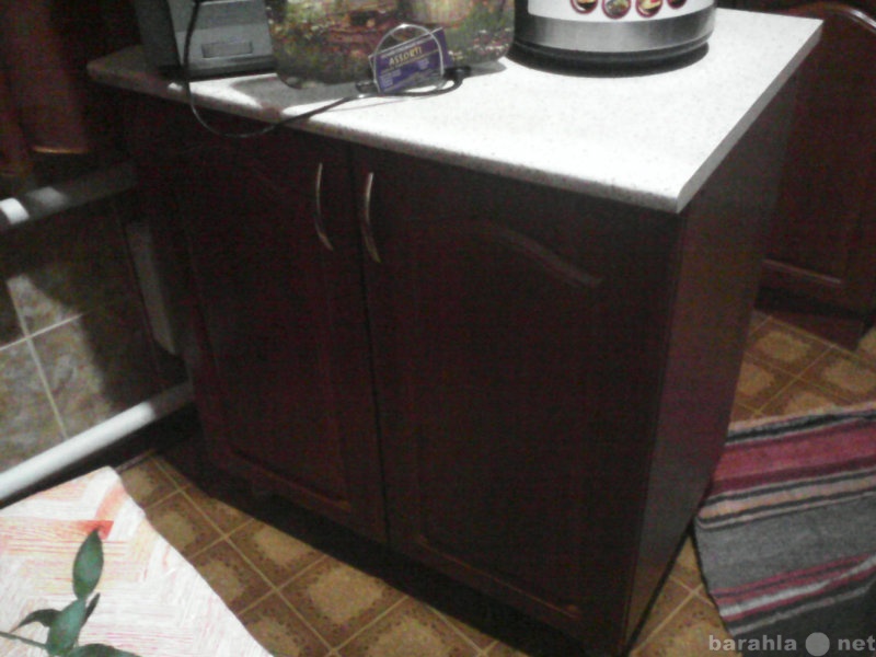 Продам: продам кухонный стол со шкавчиком