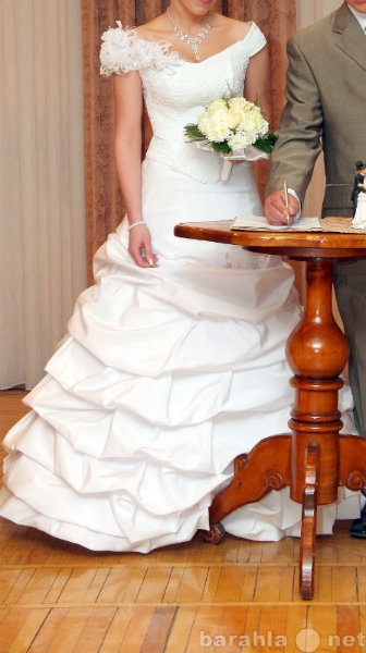 Продам: Свадебное платье р.42-46