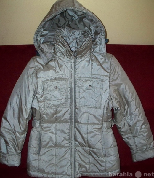 Продам: Осеннюю куртку для девочки