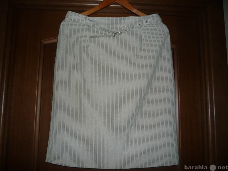 Продам: Светлая юбочка в тонкую серую полосочку.