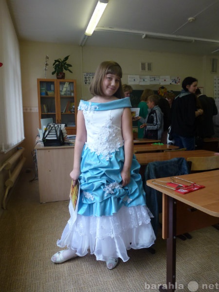 Продам: Нарядное платье для девочки 10-11 лет