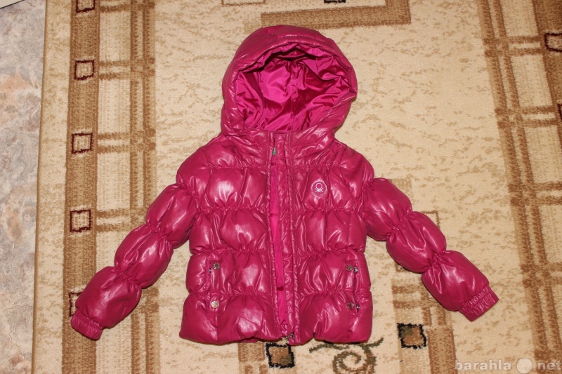 Продам: Курточка Benetton на девочку, тепленькая