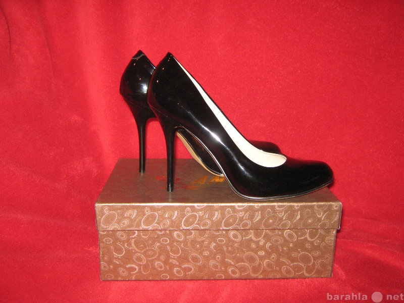 Продам: Шикарные лаковые туфли 37 размер