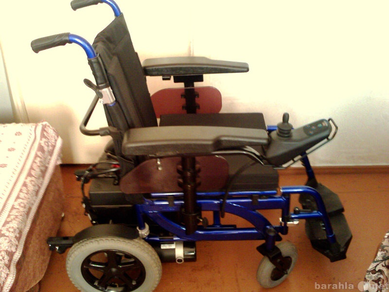 Продам: Кресло-коляска для инвалидов с электропр