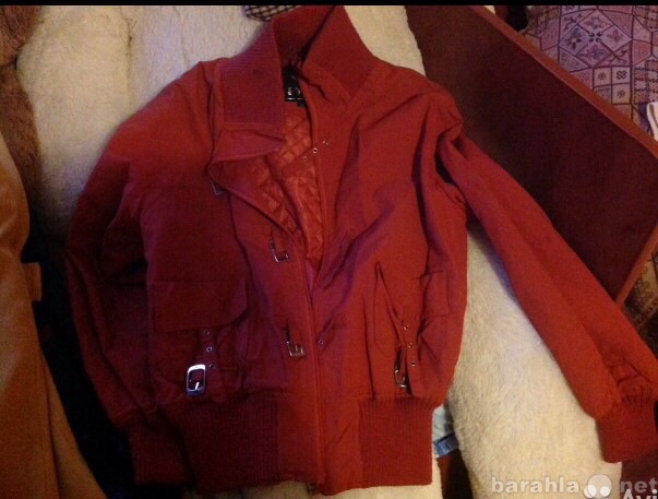 Продам: Женскую куртку